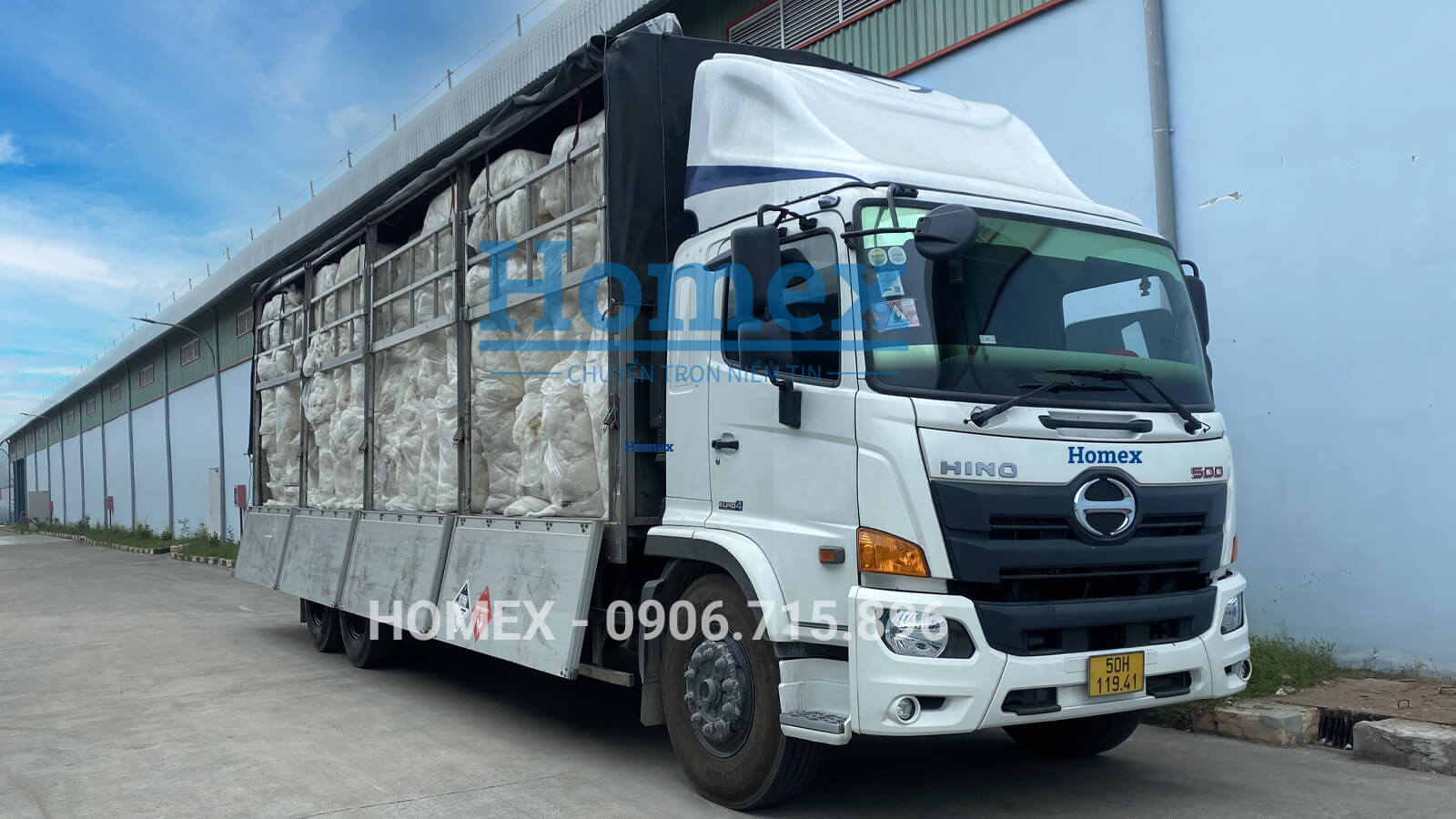 Loai-Hang-Duoc-Cho-Bang-Xe-Tai-Cua-Homex-O-Ba-Che.jpg