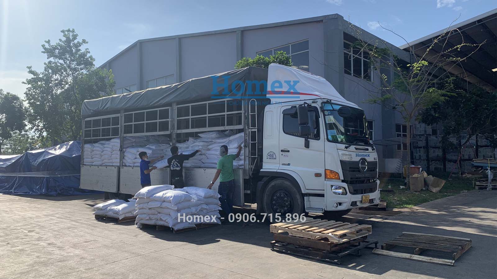 Loai-Hang-Duoc-Cho-Bang-Xe-Tai-Cua-Homex-O-Hai-Ha.jpg