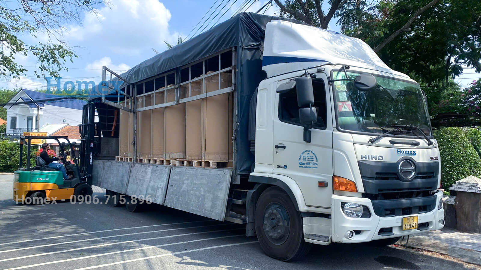 Cho-thue-xe-tai-15-tan-cho-hang-KCN-Dong-Anh.jpg