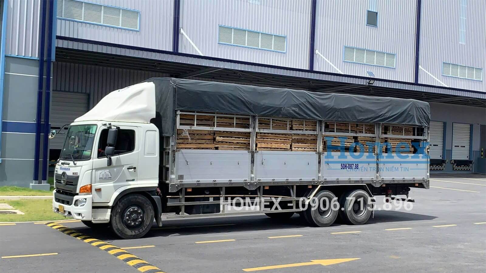 Cho-thue-xe-tai-cho-hang-pallet-go-tai-Chau-Thanh-di-Binh-Phuoc.jpg