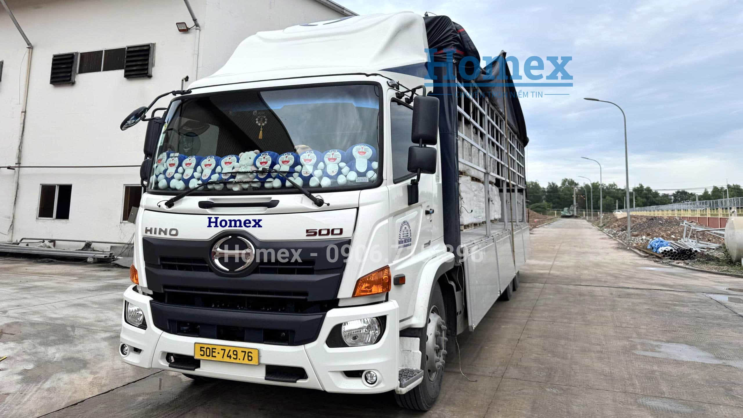 Xe-tai-15-tan-cho-hang-tieu-dung-dong-kien-pallet-tai-Vinh-Thanh.jpg