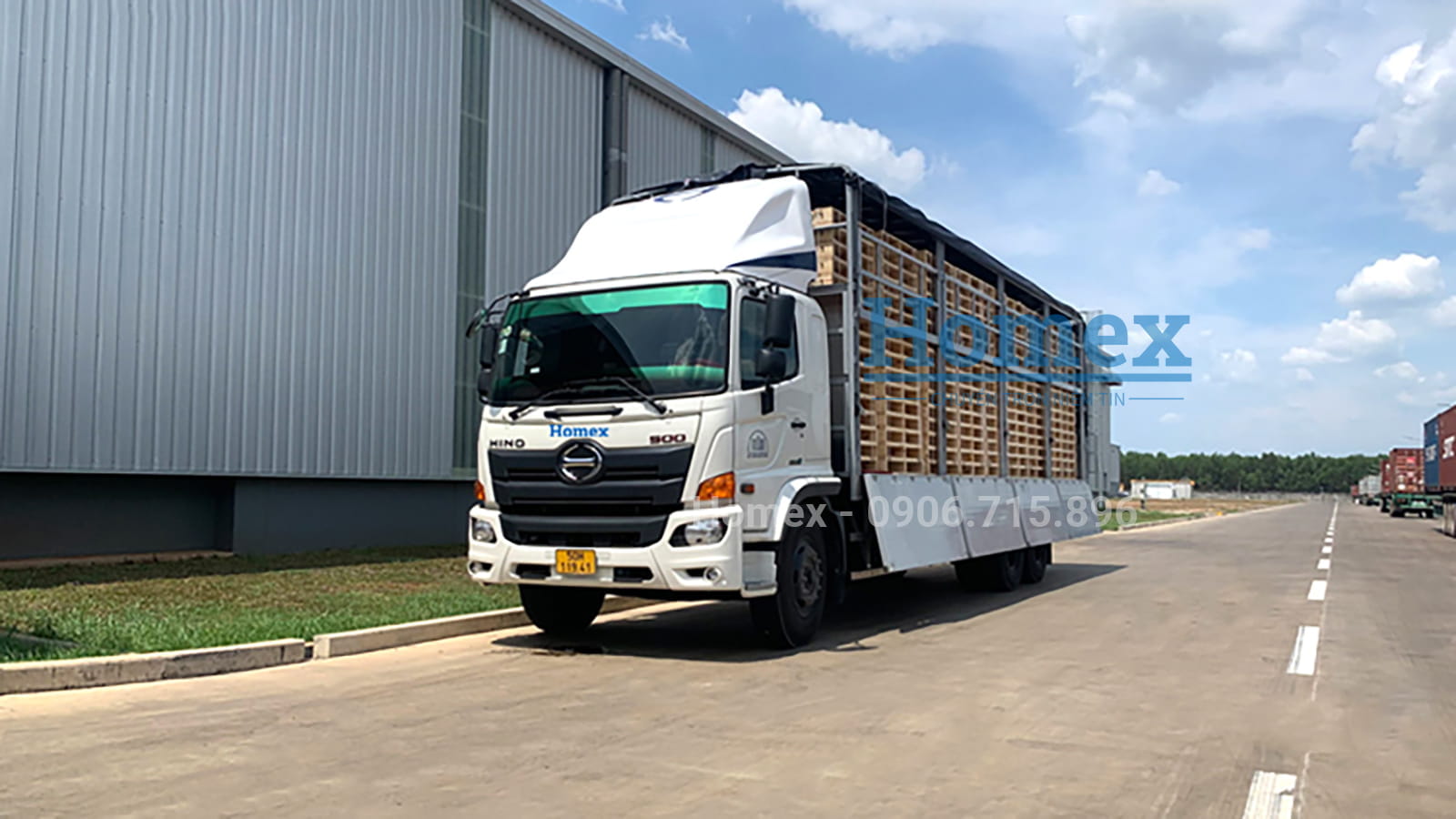 Xe-tai-cho-hang-pallet-go-tai-Tan-An.jpg